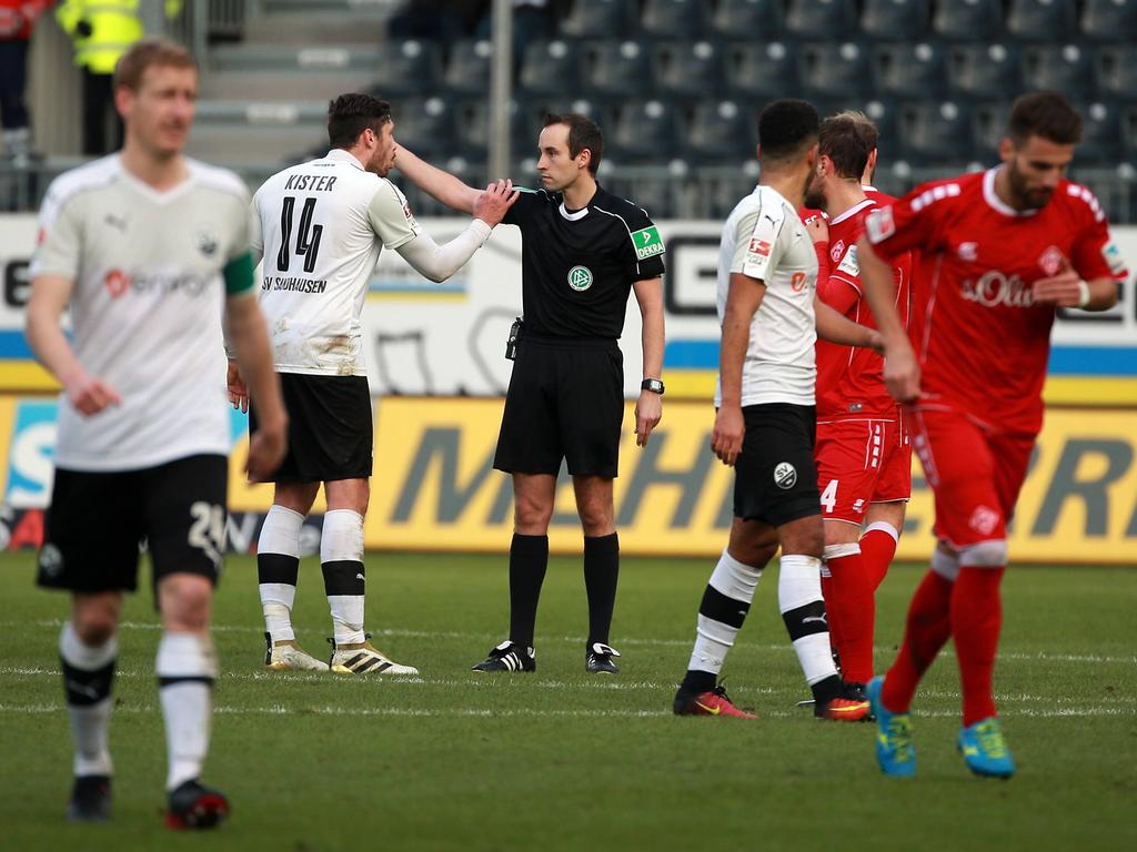 Kisters (2.v.l.) Sperre wurde auf drei Spiele verkürzt
