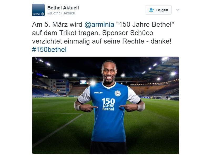 Bielefeld läuft gegen Aue mit einem Sondertrikot auf (Screenshot: Twitter)