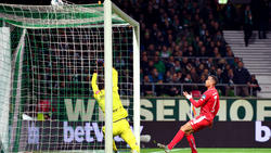 Quaison (r.) erzielte gegen Bremen drei Tore