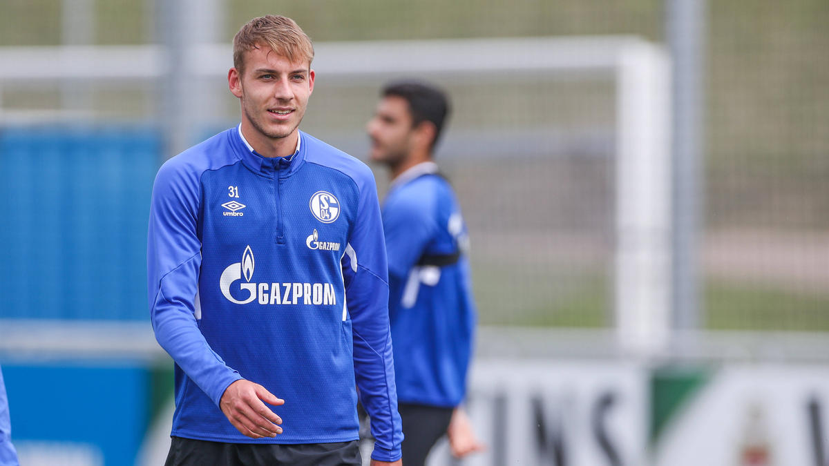 Bleibt vorerst beim FC Schalke 04: Timo Becker Bleibt vorerst beim FC Schalke 04: Timo Becker