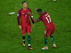Ronaldo (izq.) no está teniendo un buen rendimiento en esta Euro. (Foto: Getty)