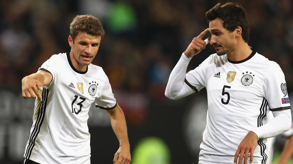 Die Trikotnummern im DFB-Team von Thomas Müller (l.) und Mats Hummels wurden neu vergeben