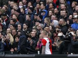 Rick Karsdorp zoekt de kleedkamer op tijdens het competitieduel Feyenoord - PSV (26-02-2017).