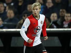 Emil Hansson krijgt speeltijd in de hoofdmacht tijdens het competitieduel Feyenoord - Go Ahead Eagles (05-04-2017).