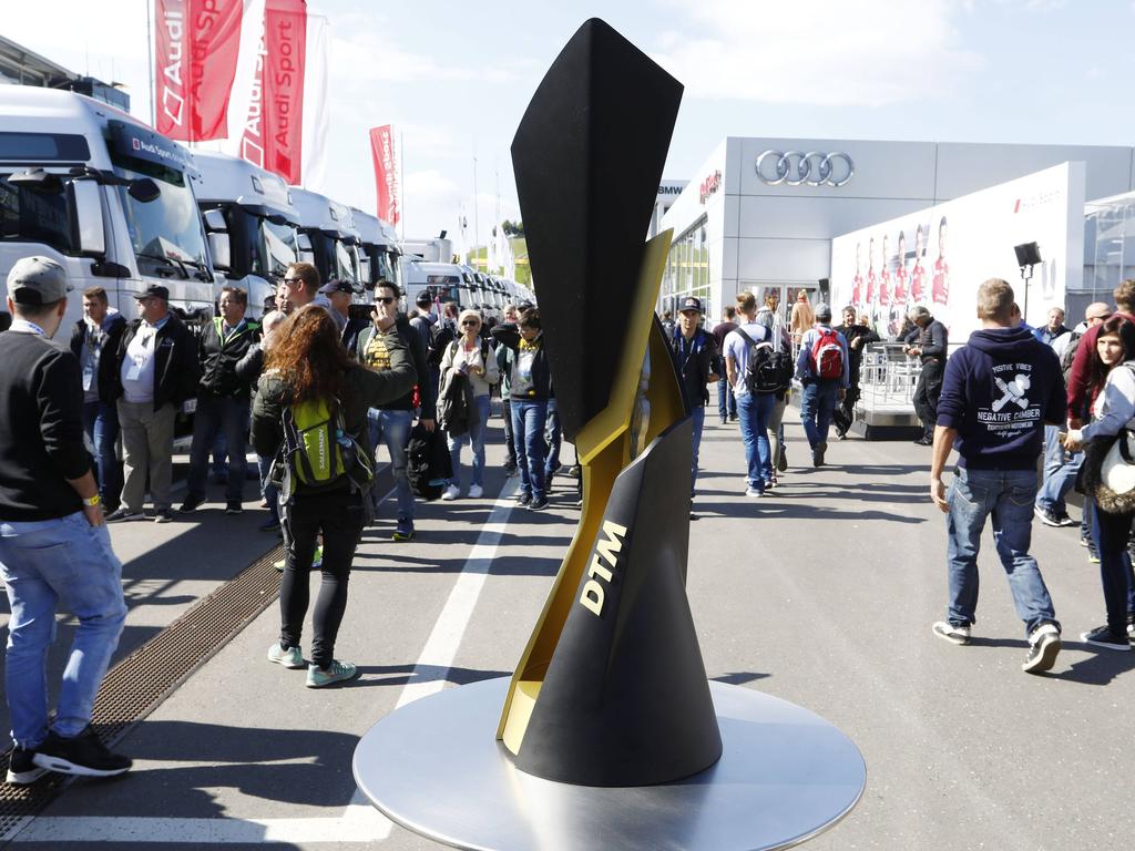 Wer wird den neuen DTM-Meisterpokal 2017 in Hockenheim in Empfang nehmen? Wer wird den neuen DTM-Meisterpokal 2017 in Hockenheim in Empfang nehmen?