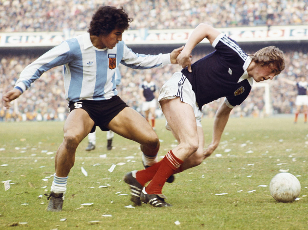 Américo Gallego con la camiseta de Argentina en 1977.