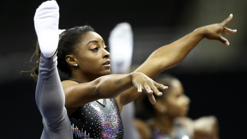 Turnen: Simone Biles führt US-Riege zur WM in Stuttgart