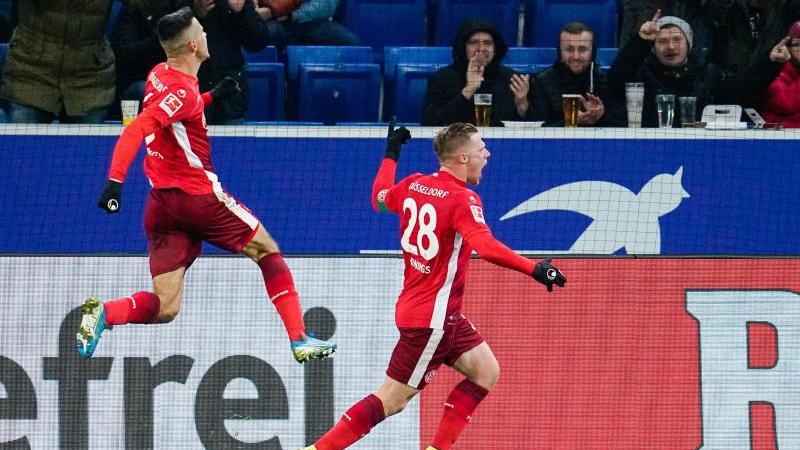 Traf für die Fortuna auch gegen Hoffenheim: Rouwen Hennings (r.)