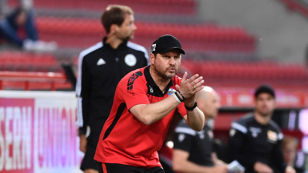 Muss mit Paderborn zurück in die 2. Liga: SC-Coach Steffen Baumgart Muss mit Paderborn zurück in die 2. Liga: SC-Coach Steffen Baumgart