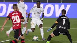 Vinicius Jr. definió con tranquilidad ante Reina.