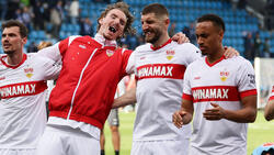Verlässt Jeff Chabot (2. v. r.) den VfB Stuttgart?