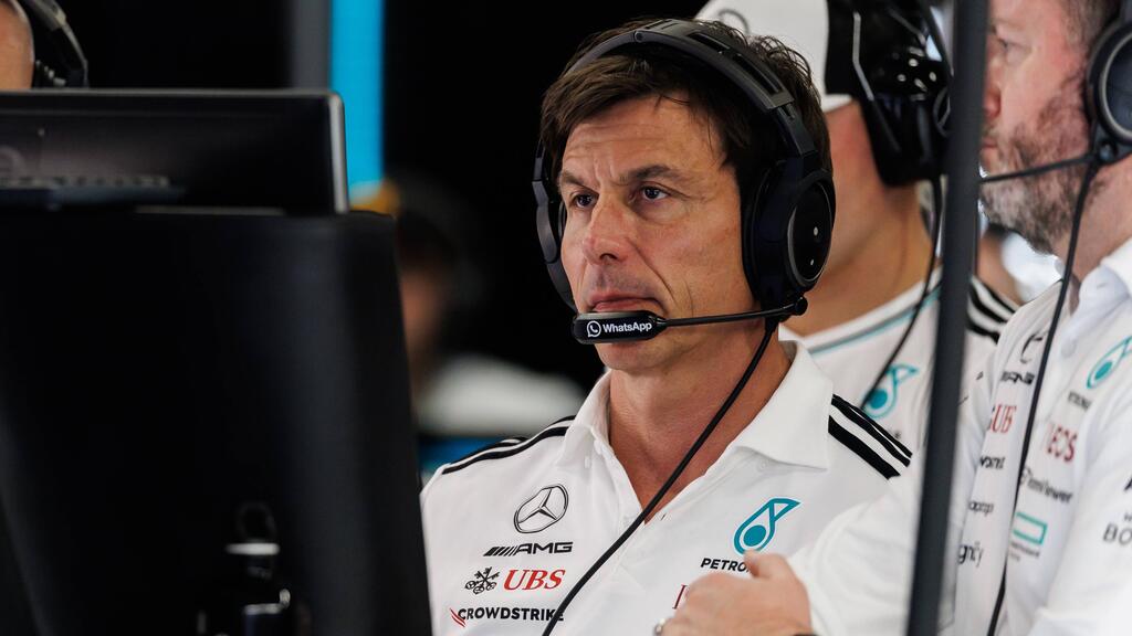 Wolff-darf-Verstappen-Angebot-machen