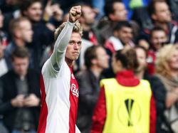 Viktor Fischer juicht nadat hij Ajax op 1-1 heeft geschoten in het Europa League-duel met Celtic. (17-09-2015)