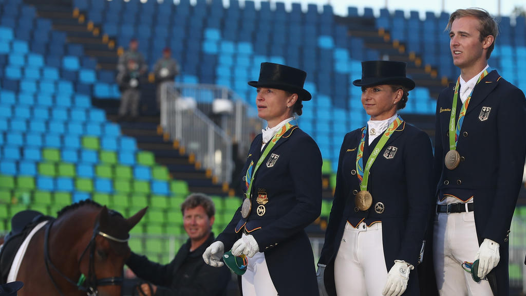 Isabell Werth (l.) und Co. gehen in Tyron auf Medaillenjagd Isabell Werth (l.) und Co. gehen in Tyron auf Medaillenjagd