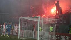 Die HSV-Profis wollten die Fans vom Abbrennen der Pyrotechnik abbringen