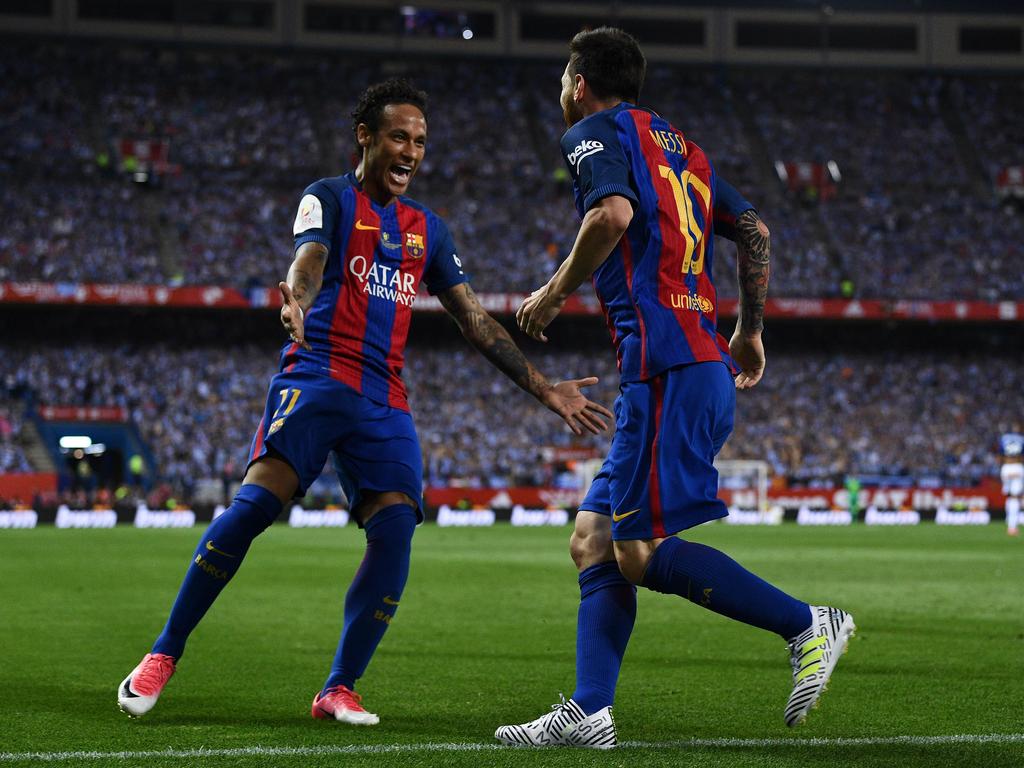 Neymar und Messi (r.) sollen sich für eine Verpflichtung von Ousmane Dembélé einsetzen