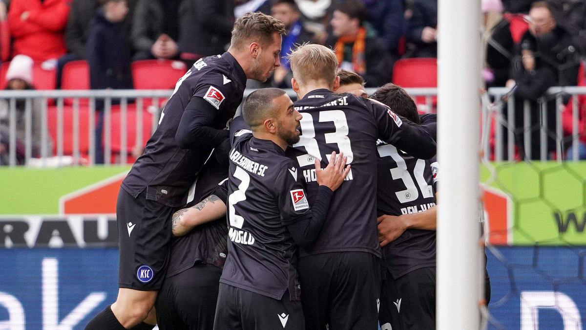 KSC feiert Befreiungsschlag beim SV Sandhausen KSC feiert Befreiungsschlag beim SV Sandhausen