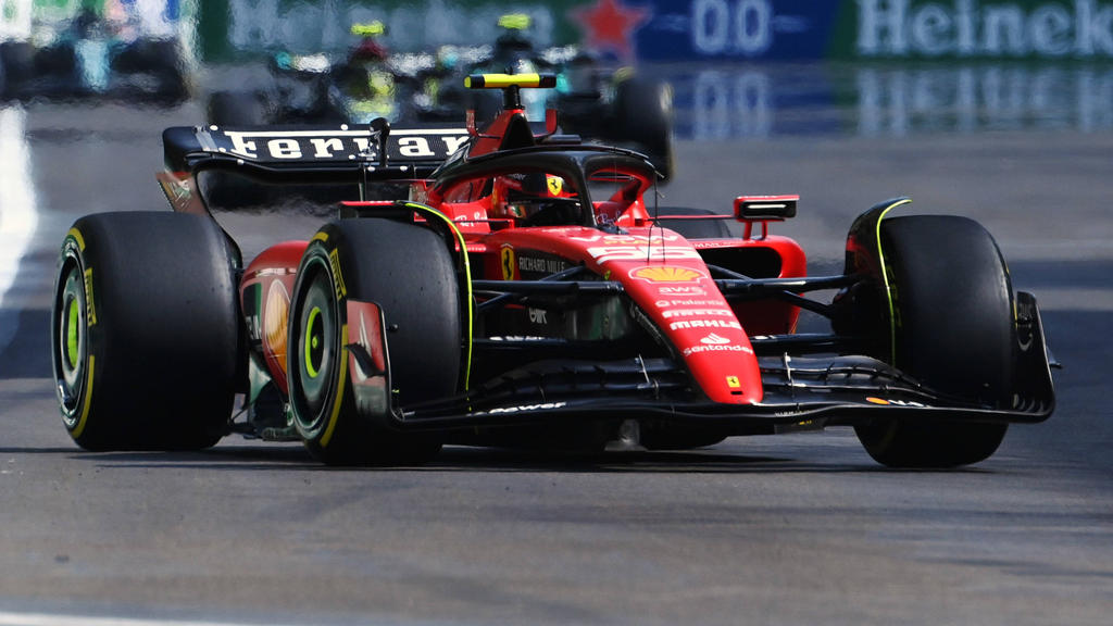 Platz 3: Carlos Sainz (Ferrari) - 1:27.349m