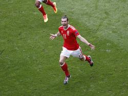 Gareth Bale abrió el marcador de tiro libre directo. (Foto: Getty)
