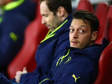 Mesut Özil wird auch gegen Lincoln City nur zuschauen dürfen
