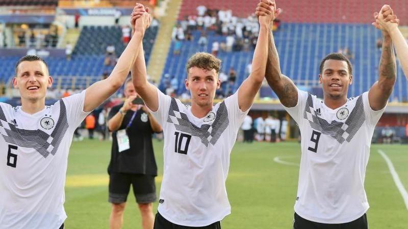 Luca Waldschmidt (M.) traf schon siebenmal bei der U21-EM Luca Waldschmidt (M.) traf schon siebenmal bei der U21-EM