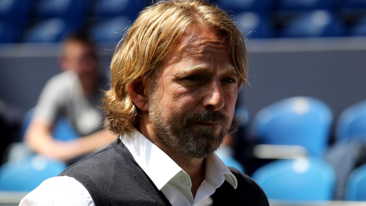 VfB-Stuttgart-Sportdirektor Sven Mislintat will ligaabhängige Klauseln verbannen VfB-Stuttgart-Sportdirektor Sven Mislintat will ligaabhängige Klauseln verbannen