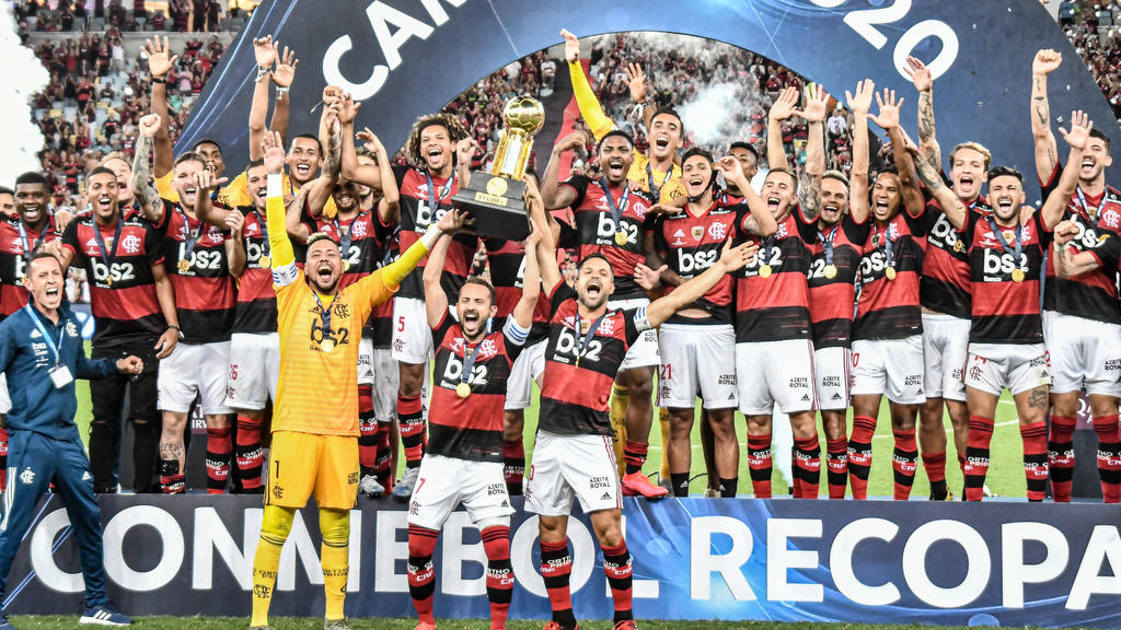 El Flamengo levantó su tercer trofeo en menos de dos semanas.