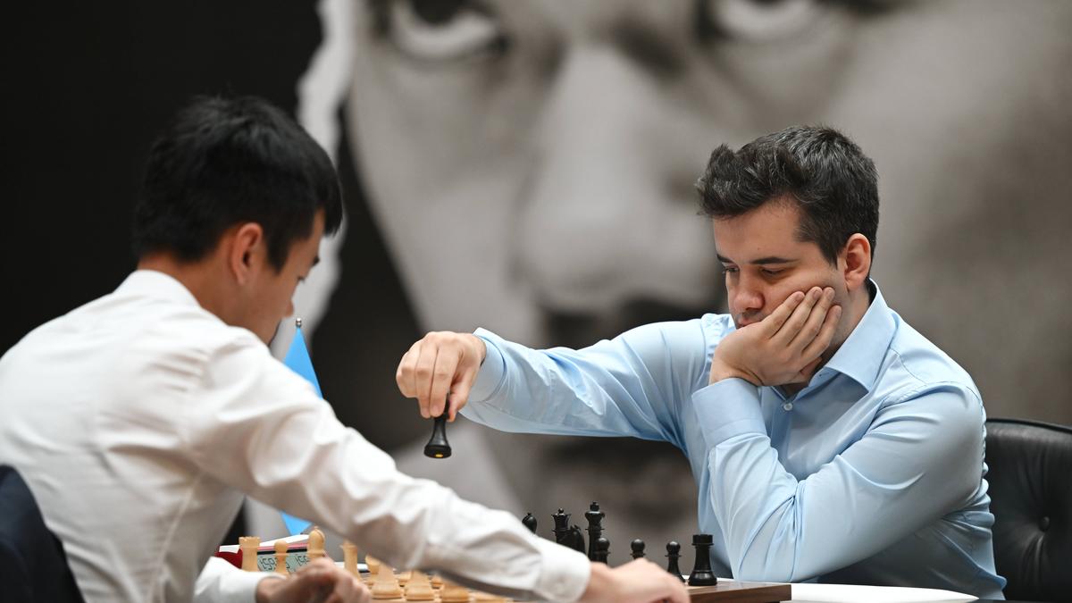 Ding Liren und Jan Nepomnjaschtschi müssen sich am Sonntag im Schnellschach messen