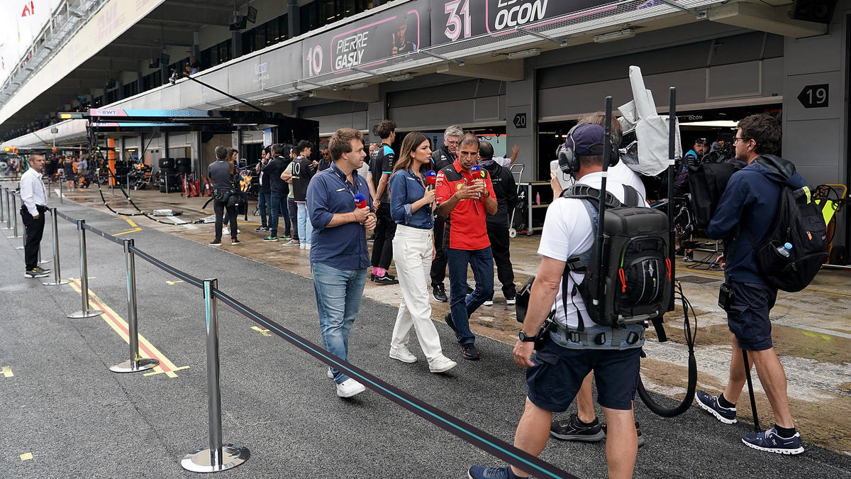 Davide Valsecchi (Blaues Hemd) berichtet vorerst nicht mehr von der Formel 1