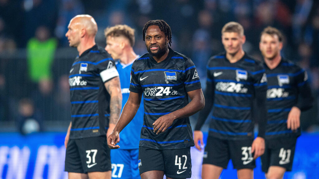 Die Spieler von Hertha BSC kämpfen beim 1. FC Köln ums Pokal-Viertelfinale