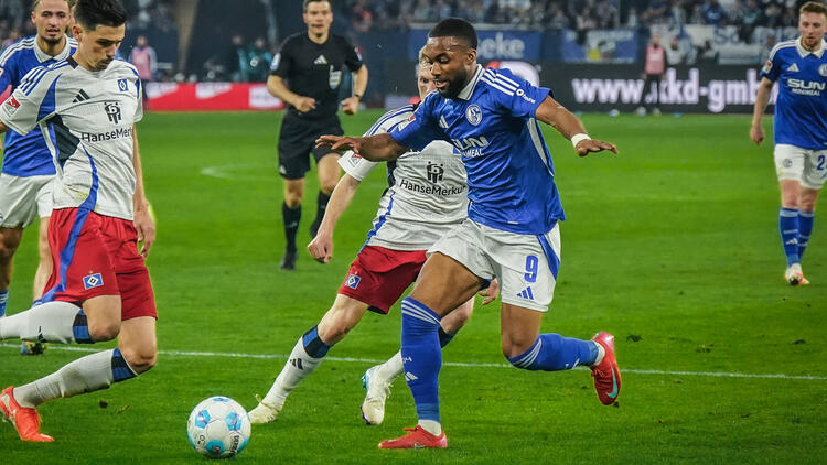 Moussa Sylla traf für Schalke 04 noch zum 2:2-Ausgleich