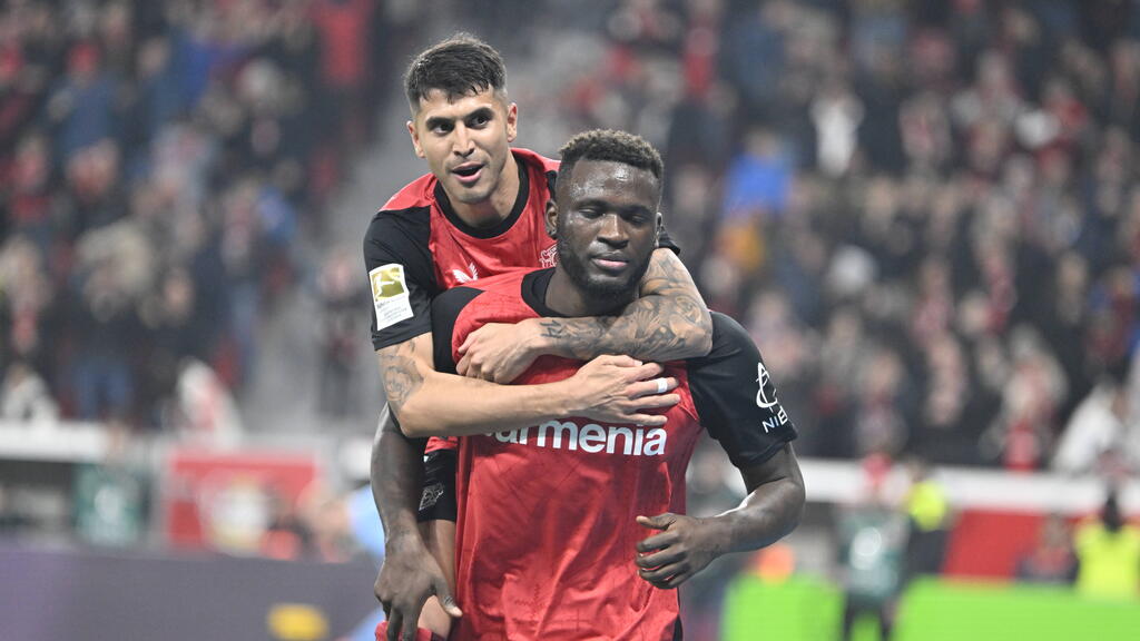 Exequiel Palacios (o.) will Bayer Leverkusen angeblich verlassen Exequiel Palacios (o.) will Bayer Leverkusen angeblich verlassen