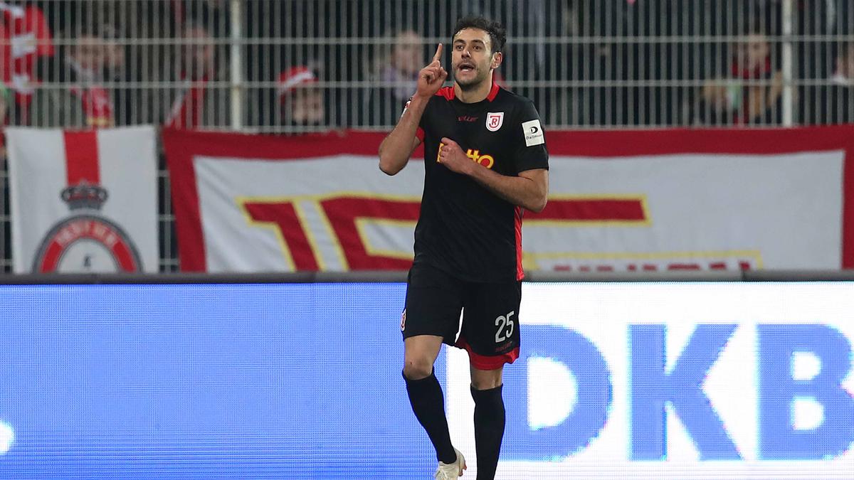 Hamadi Al Ghaddioui wechselt zum VfB Stuttgart Hamadi Al Ghaddioui wechselt zum VfB Stuttgart