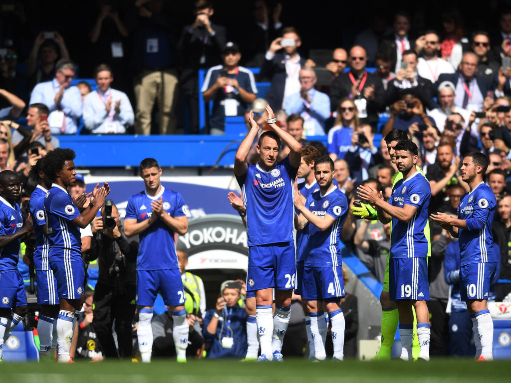 Premier League » News » Chelsea legend Terry exits to guard of honour