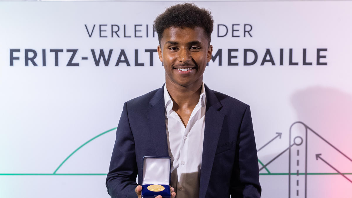 Karim Adeyemi erhielt erst jüngst die Fritz-Walter-Medaille des DFB
