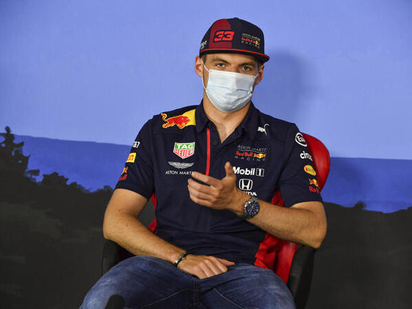 Internet und Playstation: Max Verstappen lässt es sich im Motorhome gutgehen Internet und Playstation: Max Verstappen lässt es sich im Motorhome gutgehen