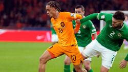 In der Bundesliga ist Xavi Simons (l) schon ein gefeierter Star. In der Nationalmannschaft hat der Niederländer noch Probleme.