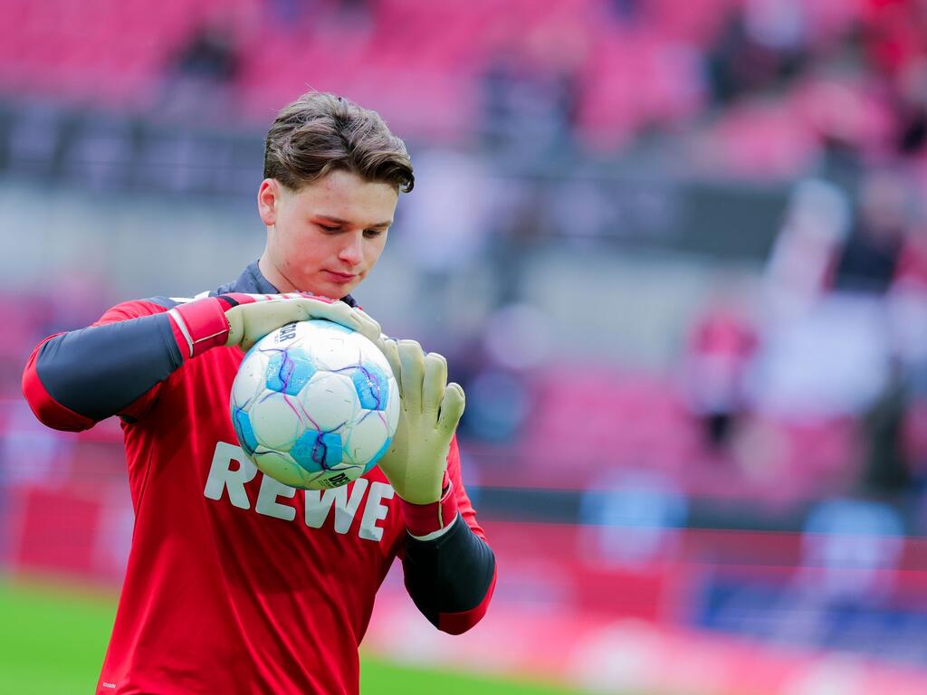 Jonas Urbig soll laut Spekulationen zum FC Bayern München wechseln. Jonas Urbig soll laut Spekulationen zum FC Bayern München wechseln.
