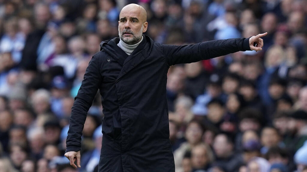 Bedient sich Pep Guardiola in der Bundesliga? Bedient sich Pep Guardiola in der Bundesliga?