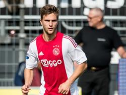 Joël Veltman houdt opnieuw de nul in de Eredivisie. Samen met de verdediging van AFC Ajax lukte dat na zes speelrondes alweer vijf keer. (20-09-2015)