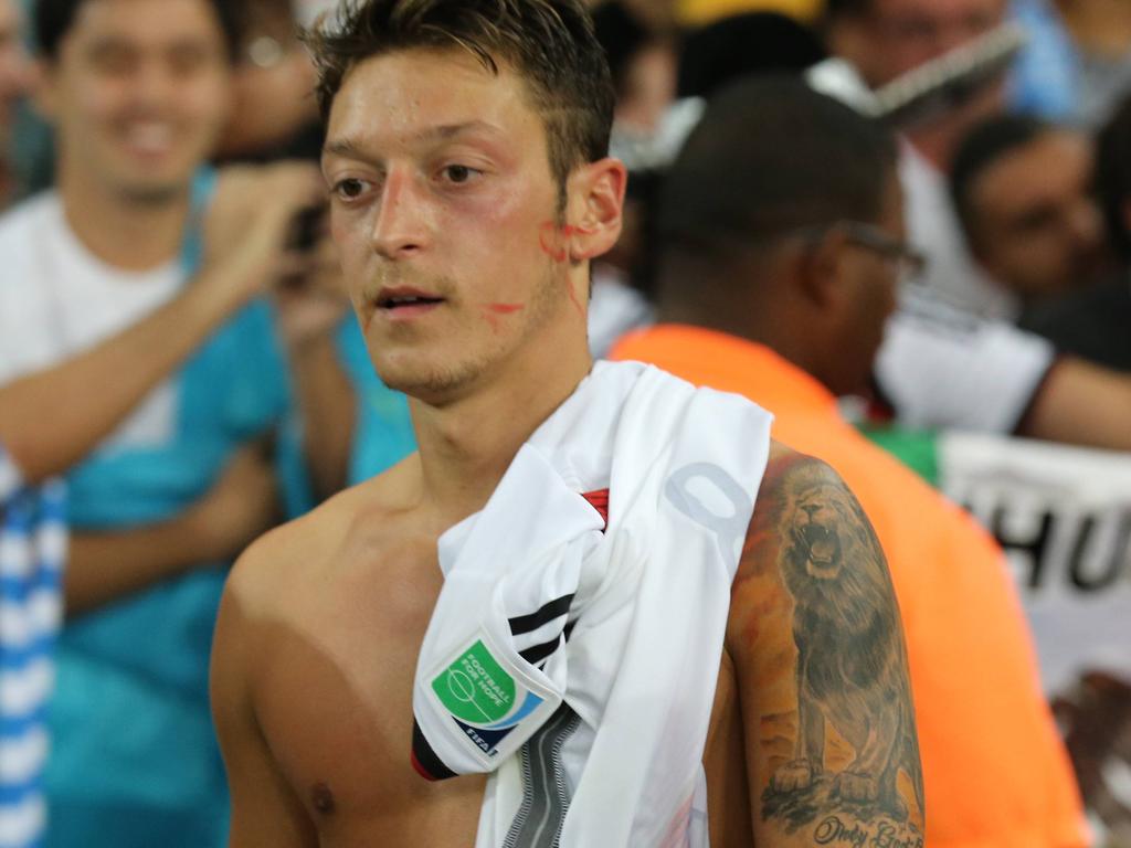 Auch Mesut Özil ist tätowiert