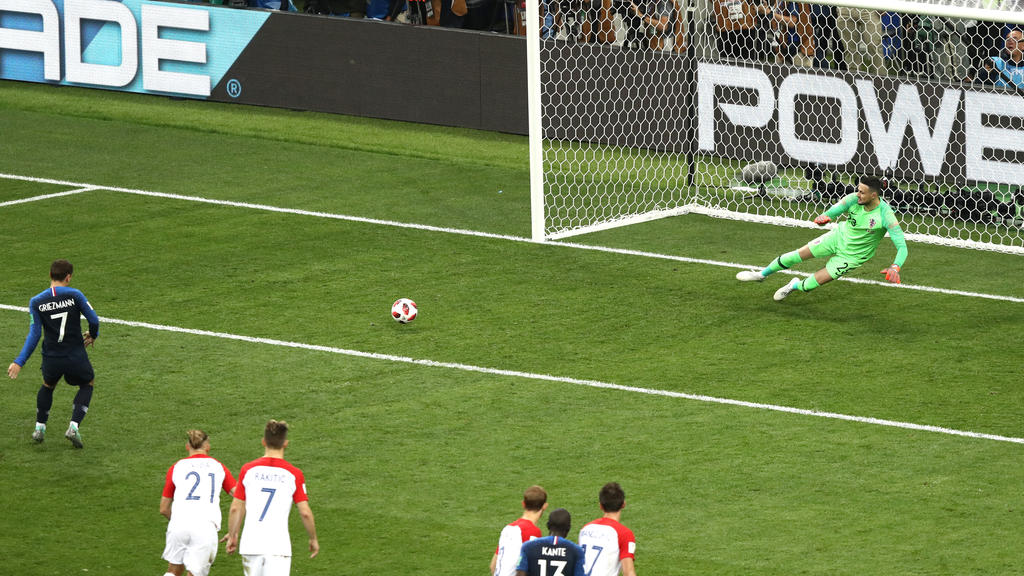 Griezmann verwandelt flach links unten