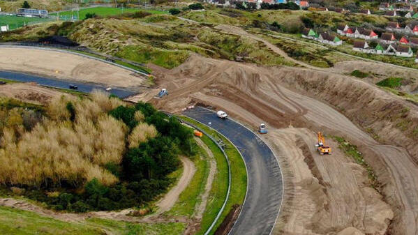 Die Luydendyk-Kurve in Zandvoort wird derzeit zur Steilkurve umgebaut Die Luydendyk-Kurve in Zandvoort wird derzeit zur Steilkurve umgebaut