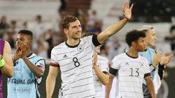 Leon Goretzka (M.) hat sich beim FC Bayern und im DFB-Team zum Führungsspieler entwickelt