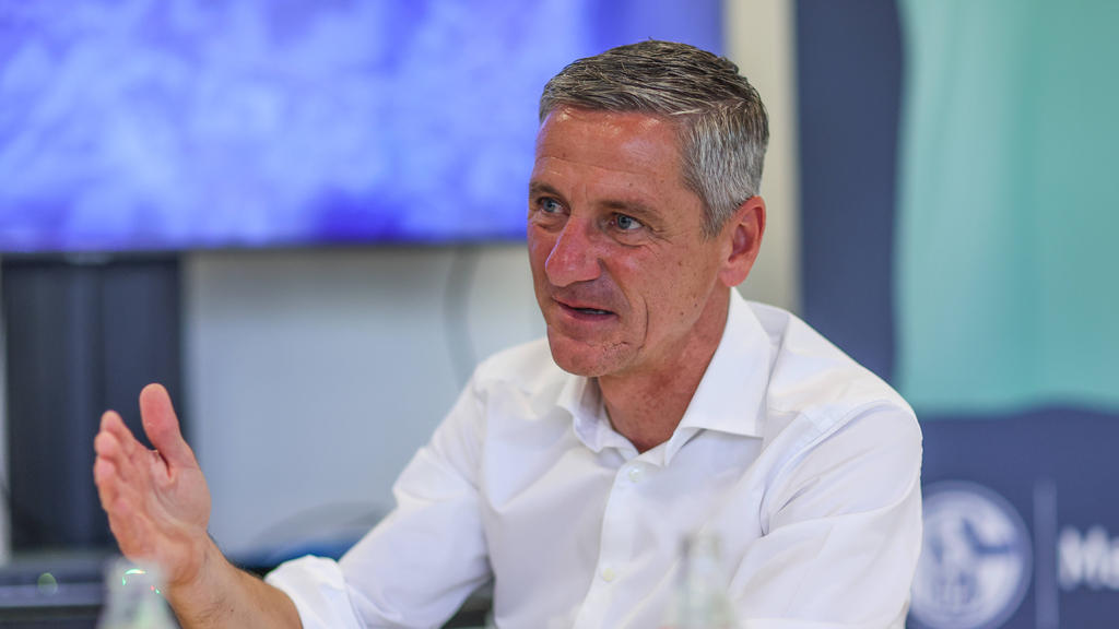 Bernd Schröder ist Vorstandsvorsitzender des FC Schalke 04 Bernd Schröder ist Vorstandsvorsitzender des FC Schalke 04