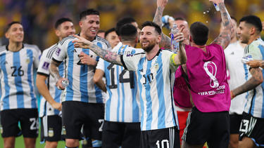 Argentinien zog durch ein 2:1 gegen Australien ins Viertelfinale ein