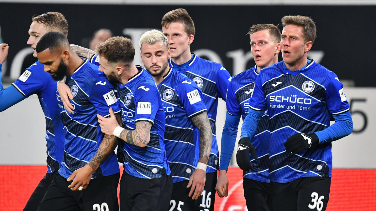 Dank HSV-Patzer: Arminia Bielefelds Aufstieg Perfekt