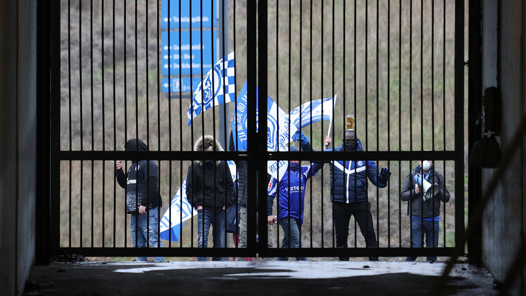 Fan-Proteste gegen Jochen Schneider beim FC Schalke 04 Fan-Proteste gegen Jochen Schneider beim FC Schalke 04