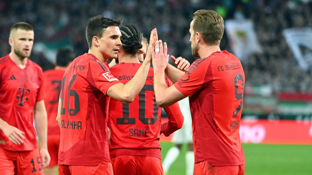 Zieht es Joao Palhinha (l.) vom FC Bayern in die Premier League? Zieht es Joao Palhinha (l.) vom FC Bayern in die Premier League?