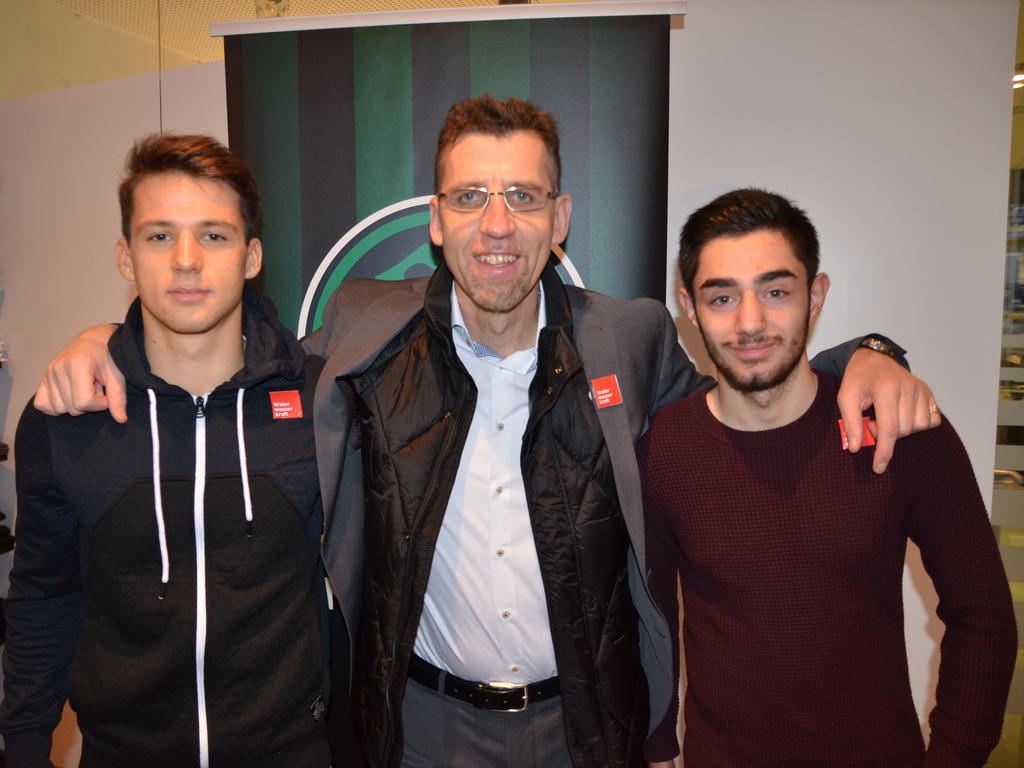 General Manager Ali Hörtnagl mit Michael Augustin (links) und Rami Tekir (rechts)